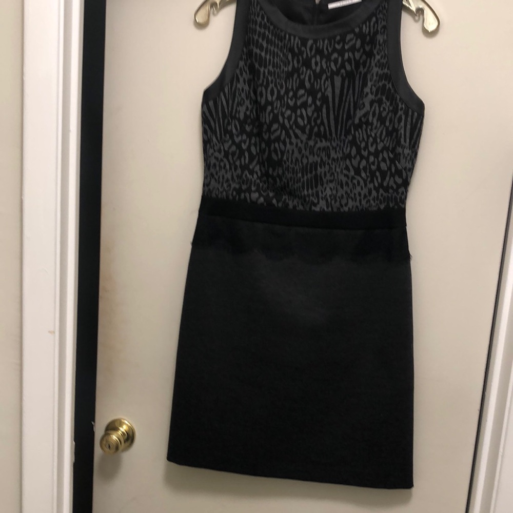 Chic Black Sleeveless Dress